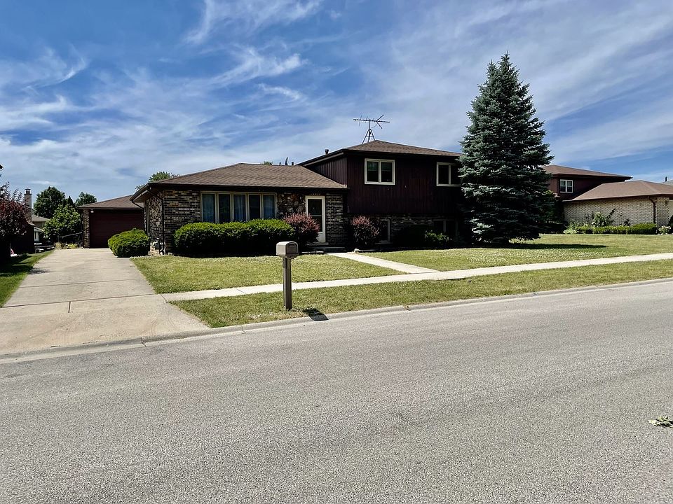 1st image of 16520 Blossom Ln