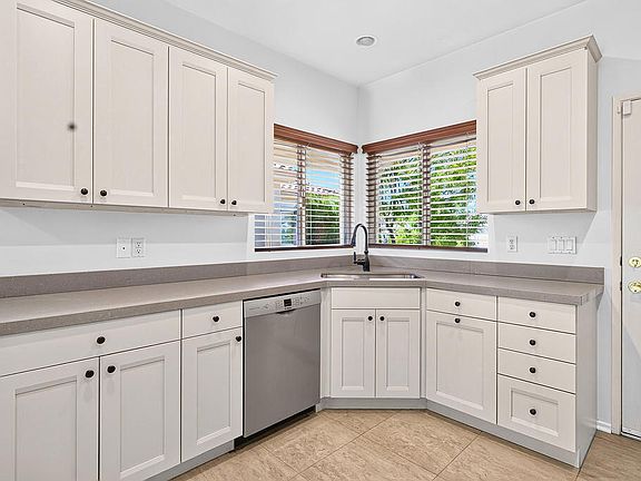 3rd image of 78432 Glastonbury Way