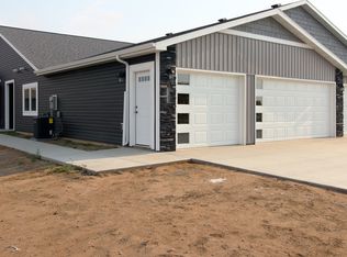 3718 Gale Cir SE, Mandan, ND 58554