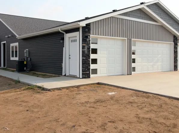 3718 Gale Cir SE, Mandan, ND 58554