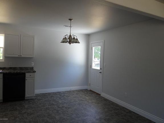 5th image of 320 Elm Ave