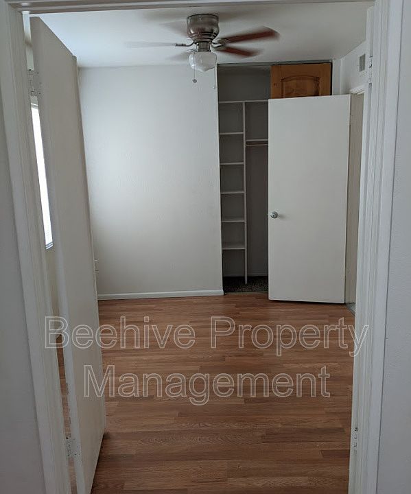 1st image of 805 W Laguna Dr