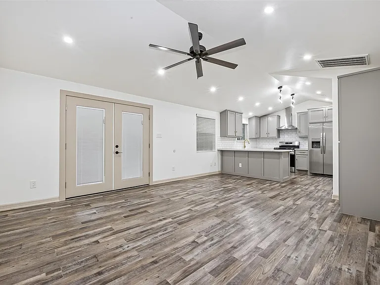 5803 Greencraig Dr — Photo 3