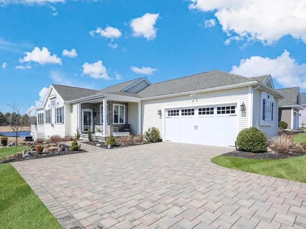 12 Makenzie Dr, Rehoboth, MA 02769