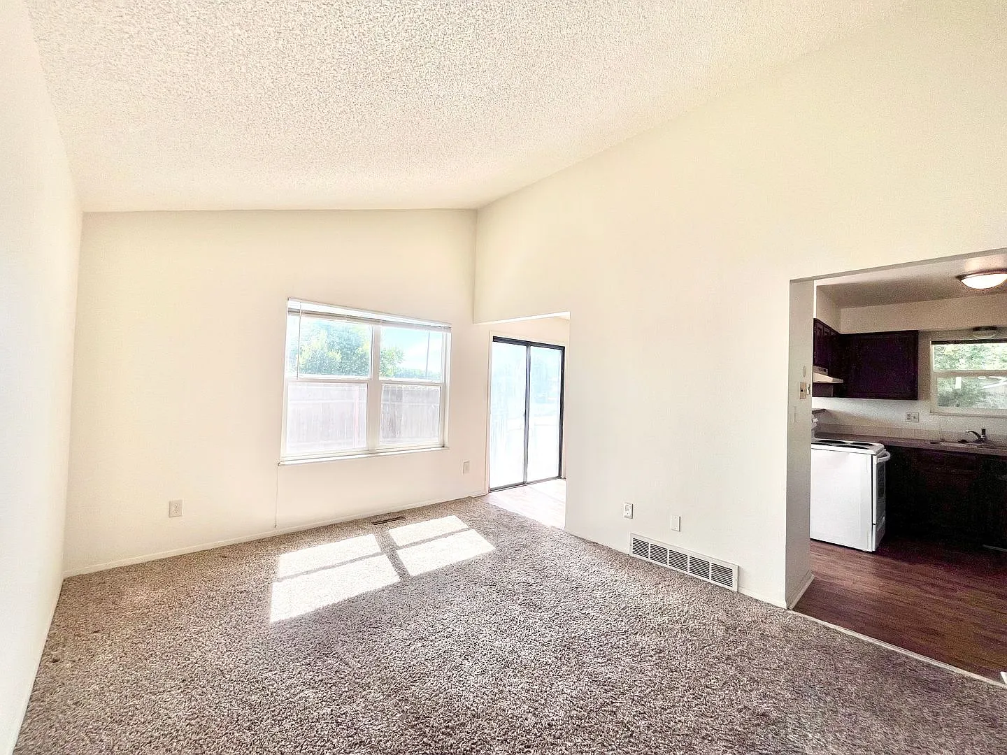 3 Bedroom, 1.5 Bathroom Home in SW Loveland! — Photo 3