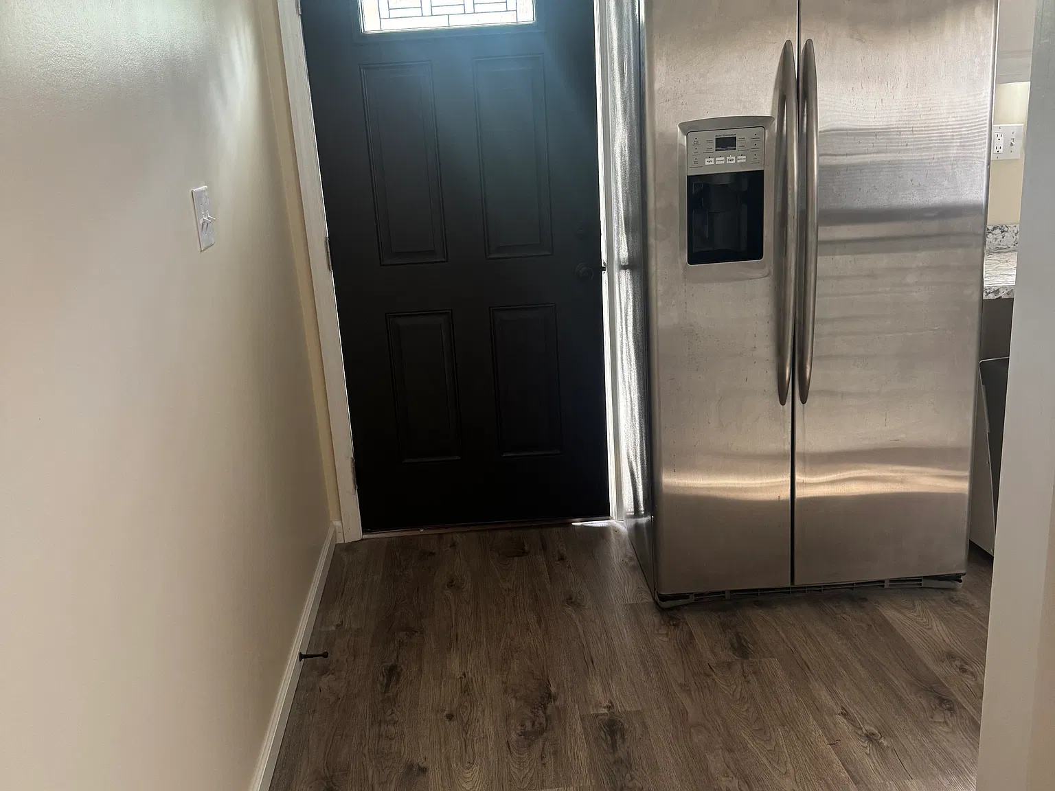 2 bed, 700 sqft, $975 — Photo 2