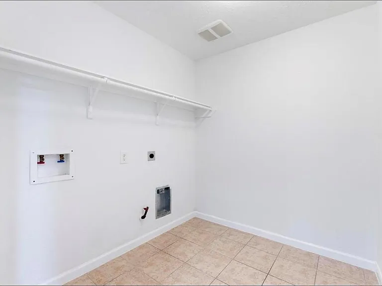 16119 Peach Bluff Ln — Photo 14