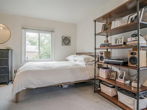 5th image of 220 N 1st St APT C2