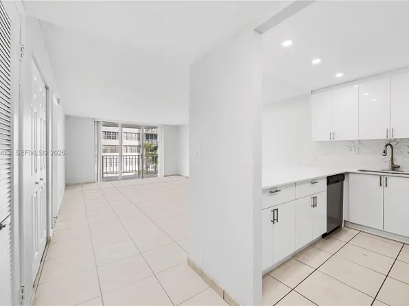 16710 NE 9th Ave APT 307, North Miami Beach, FL 33162