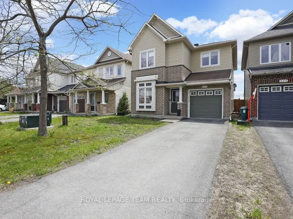 406 Pillett St, Ottawa, ON K2J 5S3