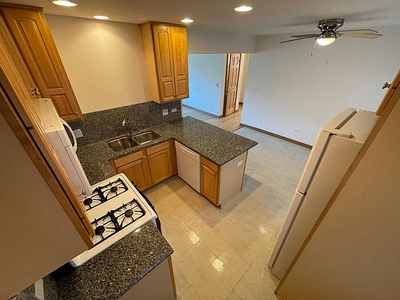 5th image of 5446 W Higgins Ave APT 11