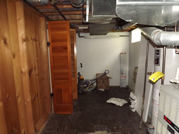 4th image of 1905 Rosemont Blvd