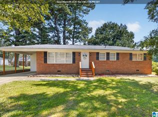705 Valley Dr, Weaver, AL 36277