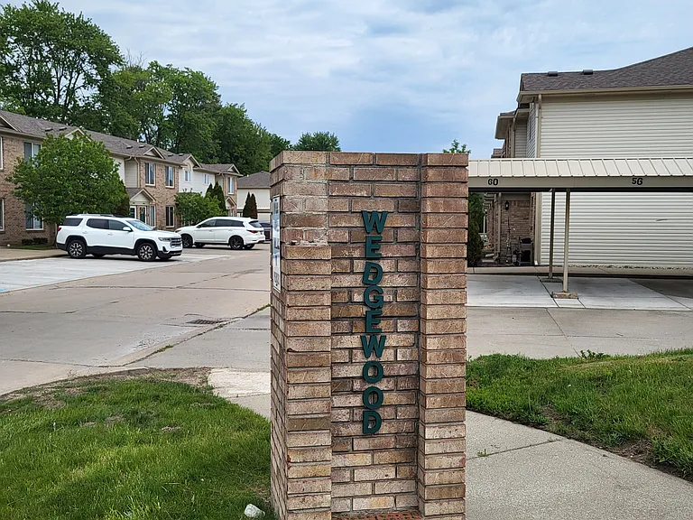30282 Wedgewood Cir #50 — Photo 2
