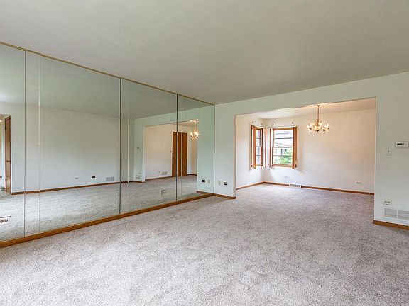 5th image of 1520 Russell Ct