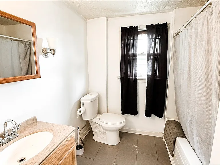 987 Boone St — Photo 25