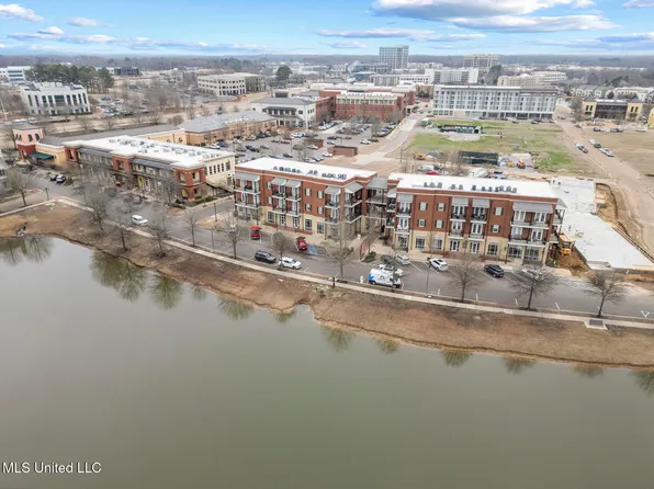 301 Northlake Ave #213, Ridgeland, MS 39157