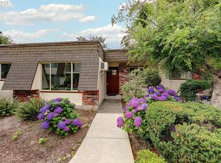 18435 NE Glisan St APT 6, Portland, OR