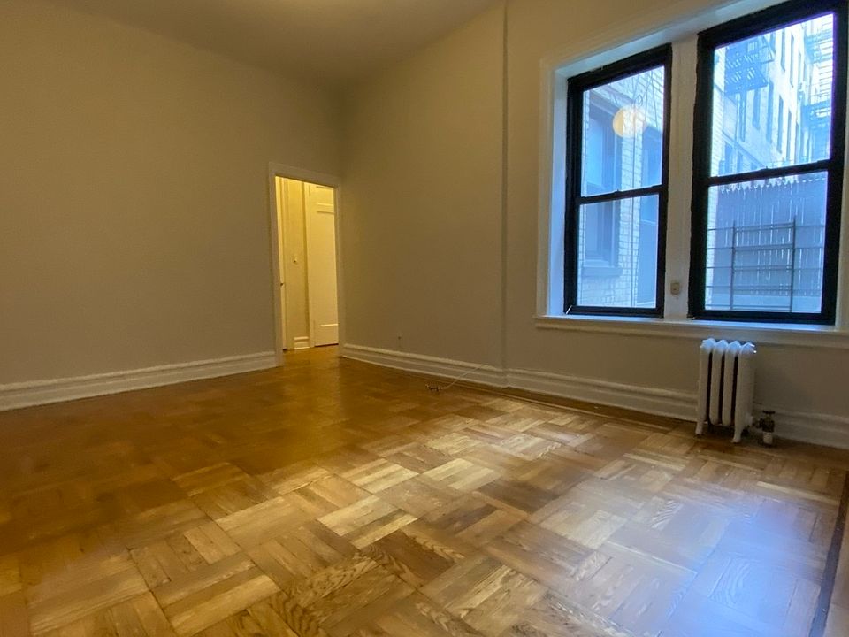 1st image of 901 Washington Ave APT 1D