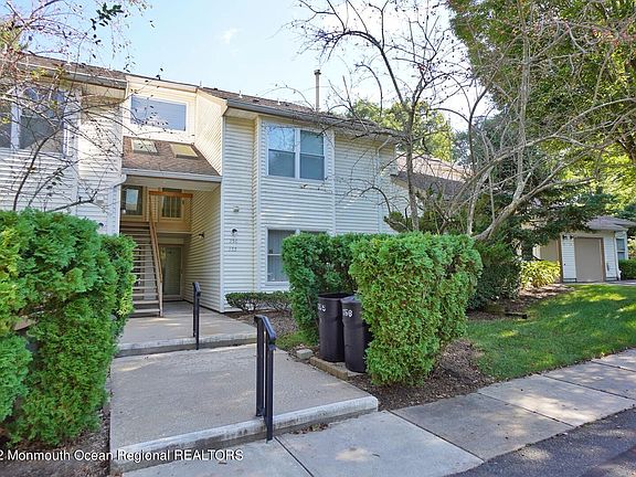 2nd image of 355 Sunshine Ct