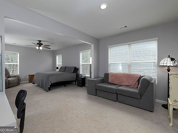 5th image of 371 Highgrove Way