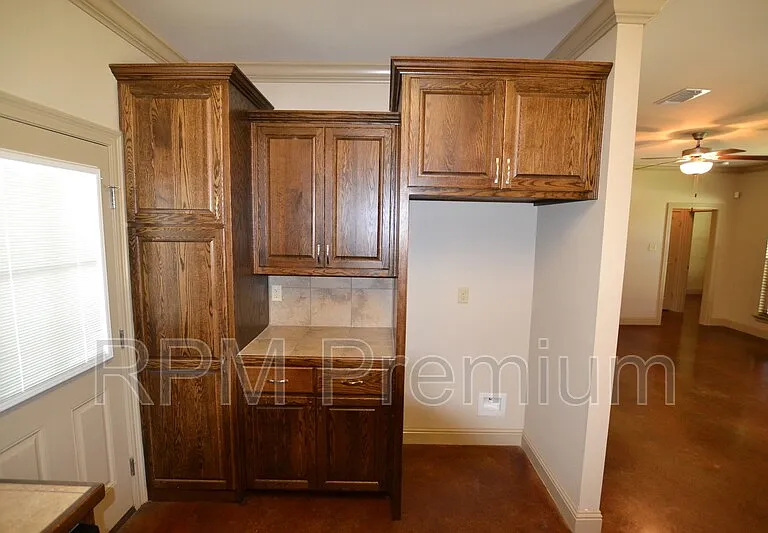 4836 Rollins Rd — Photo 13
