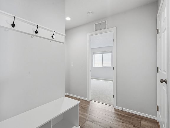 3rd image of 406 Hildago Way