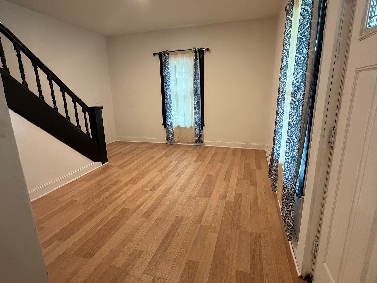 3 bed, 1356 sqft, $1,600 — Photo 2