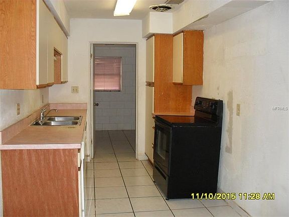 5th image of 6128 Edgebrook Dr