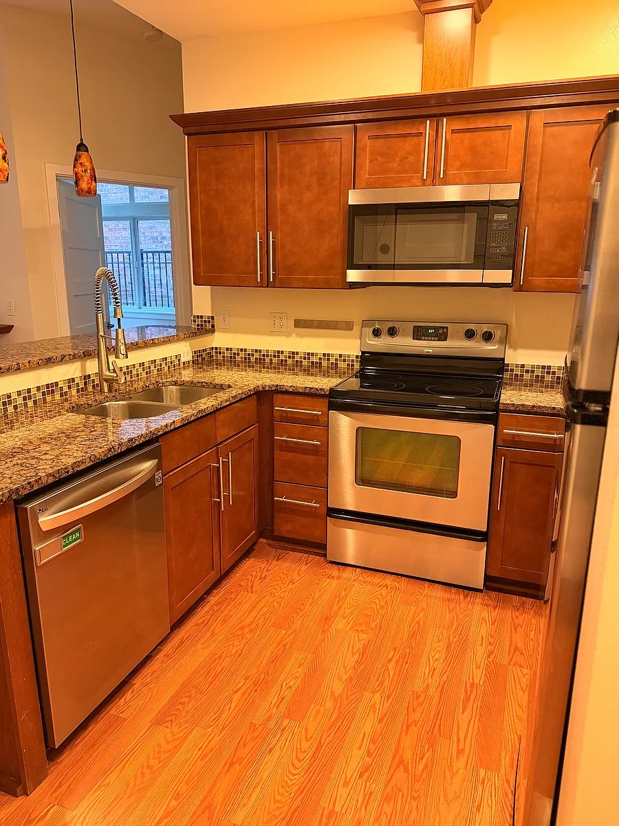 Building Photo - 231 Belmont Ave E #110