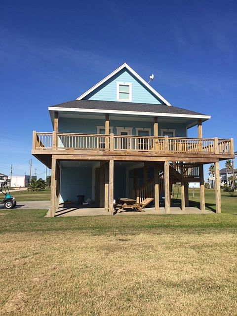 1st image of 976 Bahama Dr