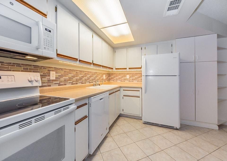 1st image of 2055 NE Collins Cir #6-1