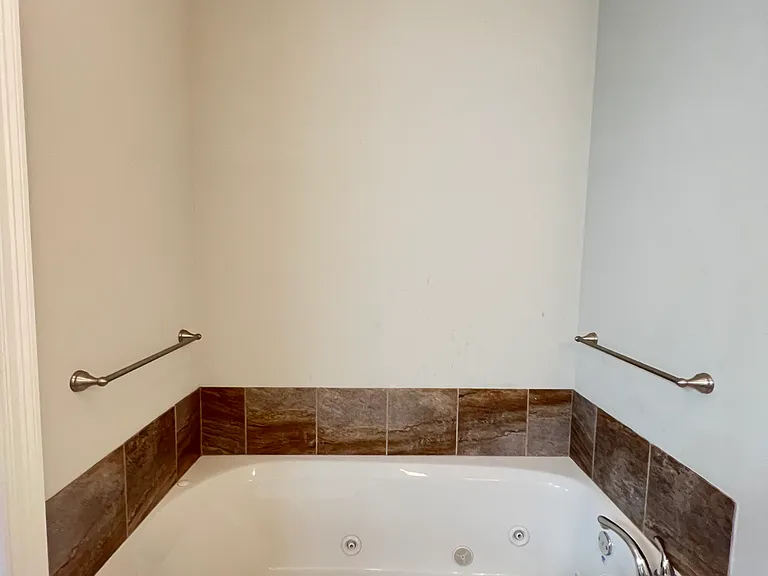 8027 Seville ct-09_12072022