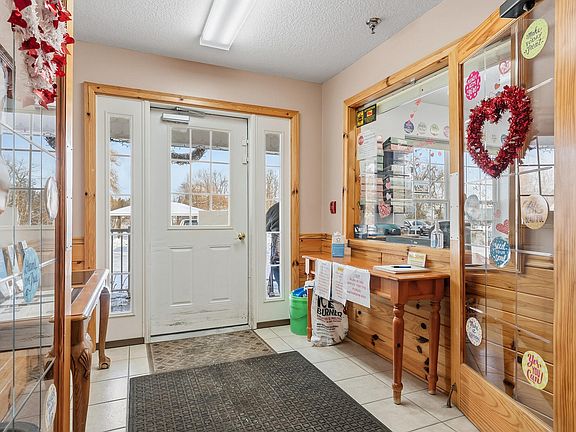 5th image of 200 Elizabeth St