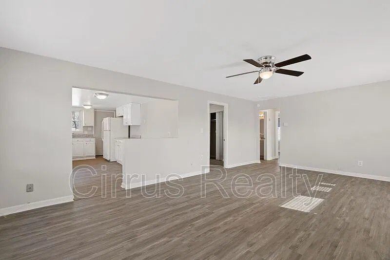 3 bed, 1.0 bath, 1144 sqft, $1,795 — Photo 4
