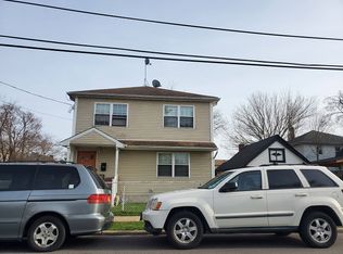 33 Bedford Ave, Freeport, NY 11520