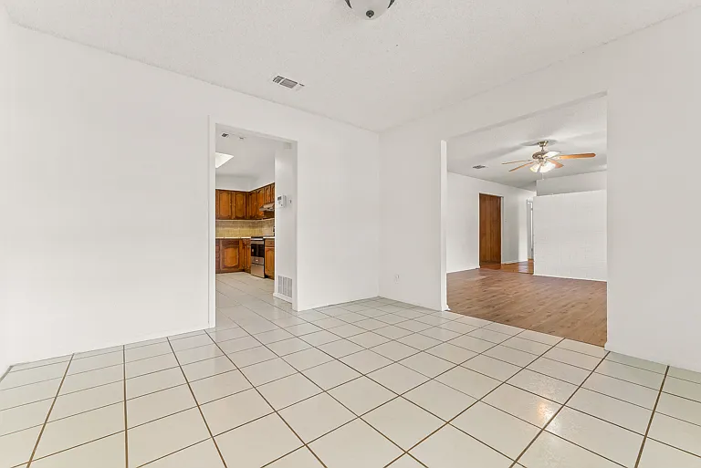 1376 Poppy Ln — Photo 10