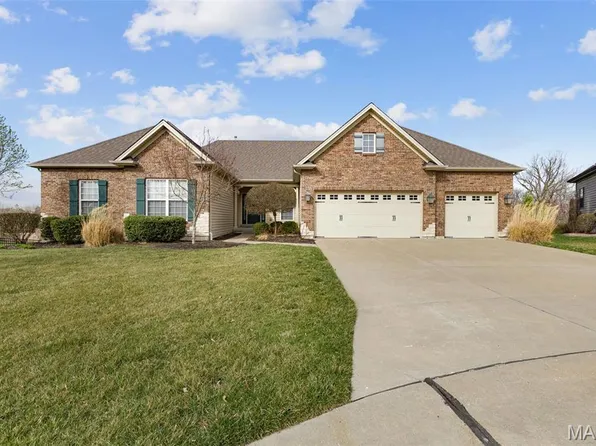 1221 Miralago Way, Saint Peters, MO 63376