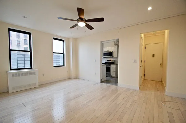 Rented by Bohemia Realty Group | media 17