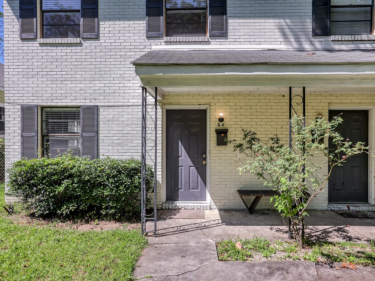 2 bed, 1028 sqft, $1,698 — Photo 3