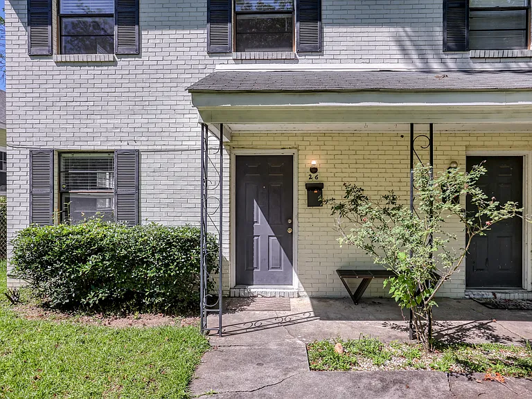 26-28 Columbus Dr — Photo 3
