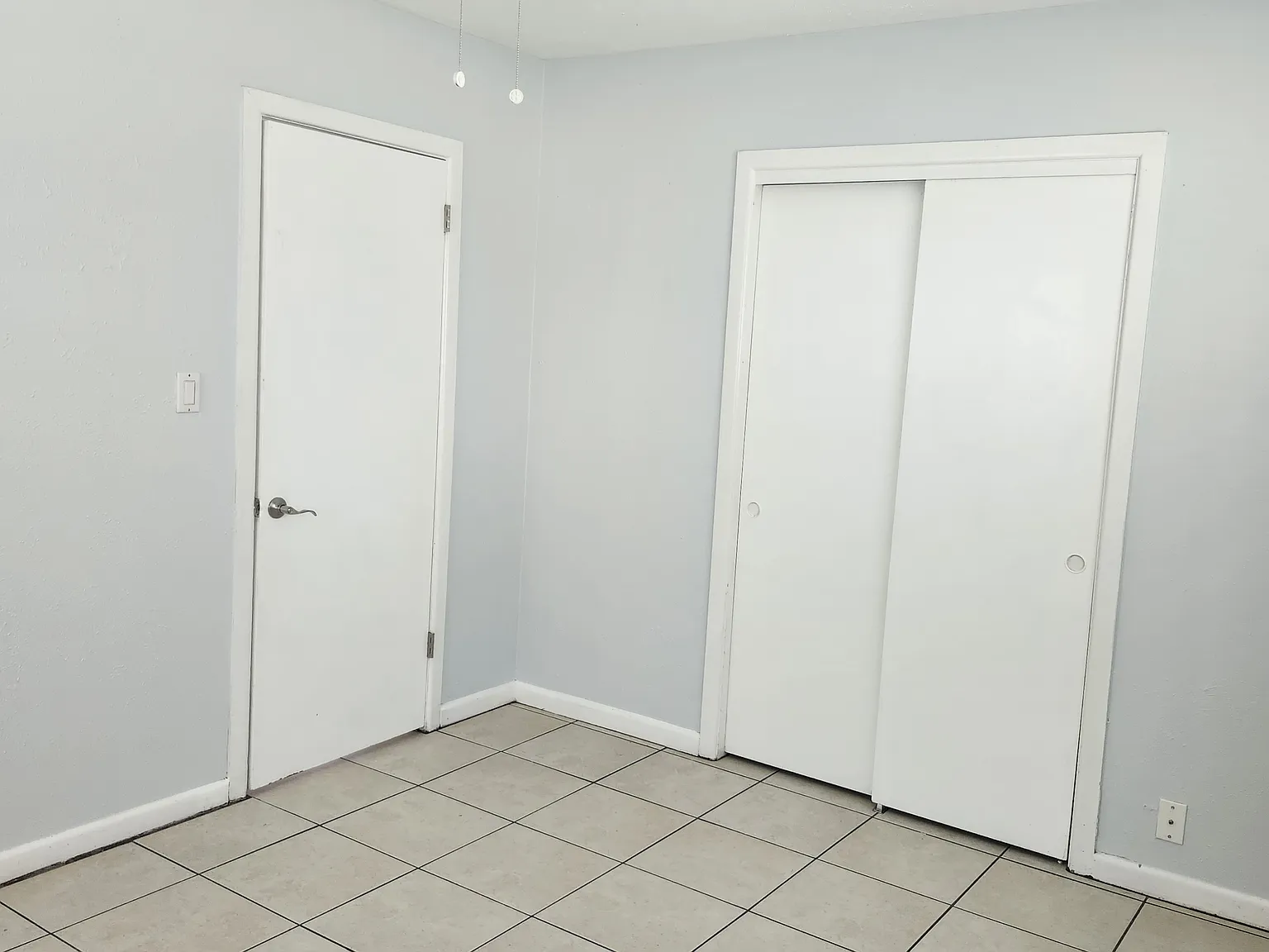 820 Malone Dr — Photo 2