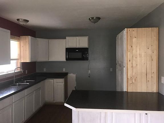 3rd image of 306 S Bobbie Smith St