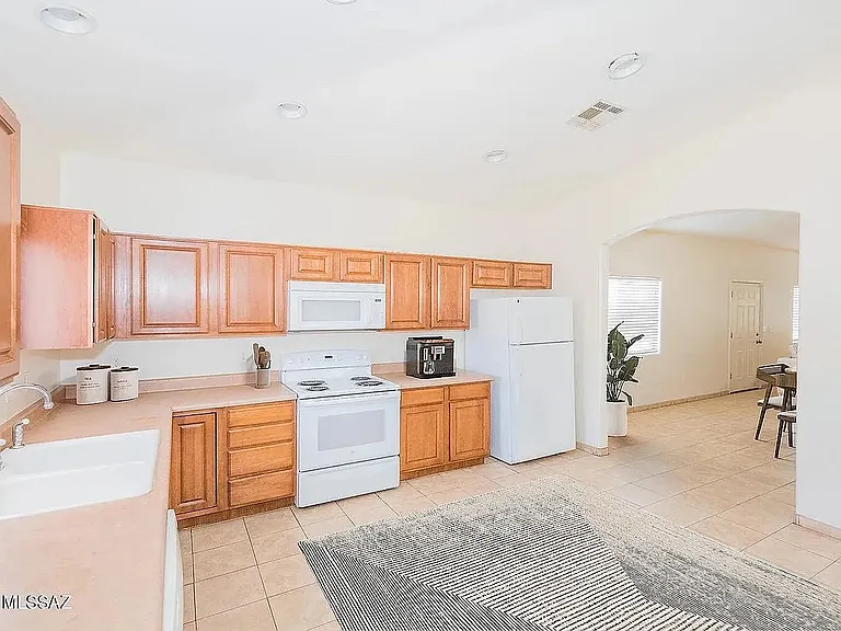 5009 S Park Ave #1 — Photo 3