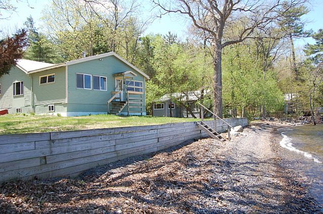 1st image of 557 Corlear Dr