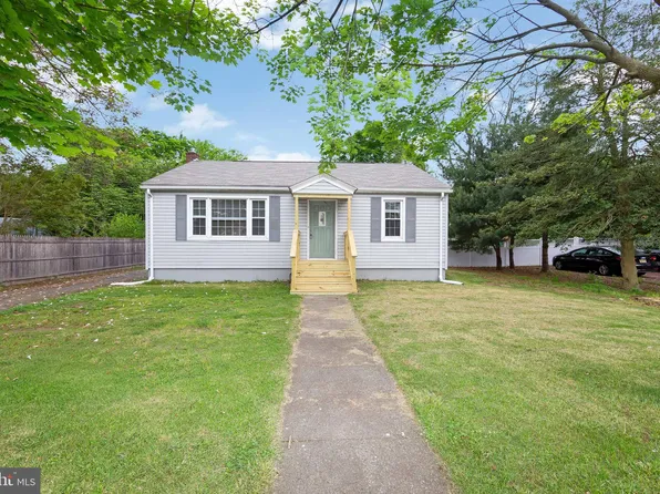 240 Swedesboro Rd, Gibbstown, NJ 08027
