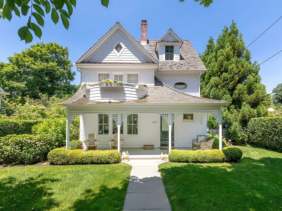 327 Main St