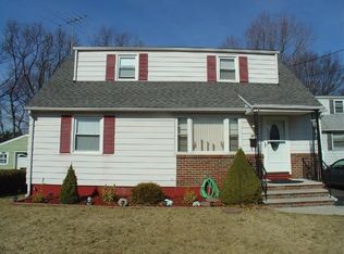 30 Kenneth Ave, Parlin, NJ 08859