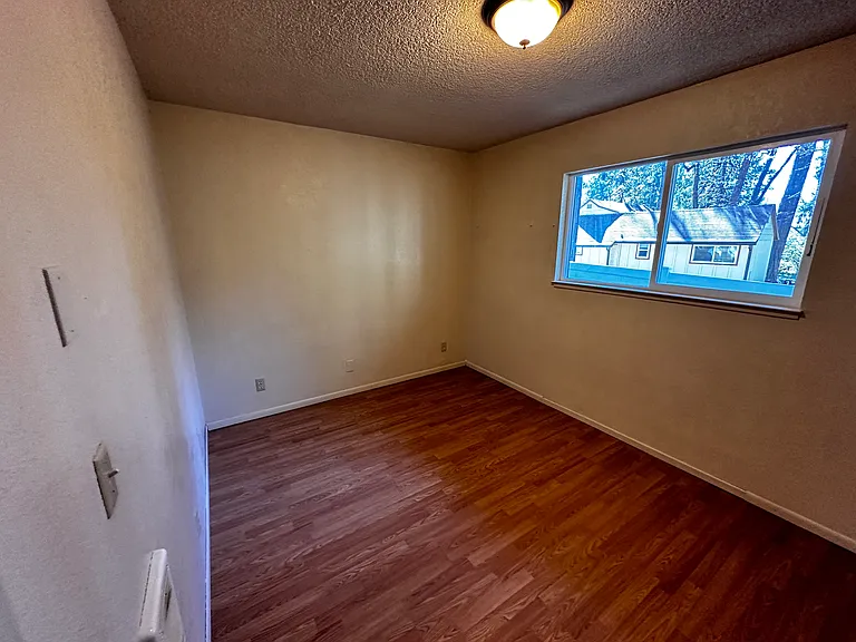 4300 Gray St — Photo 11