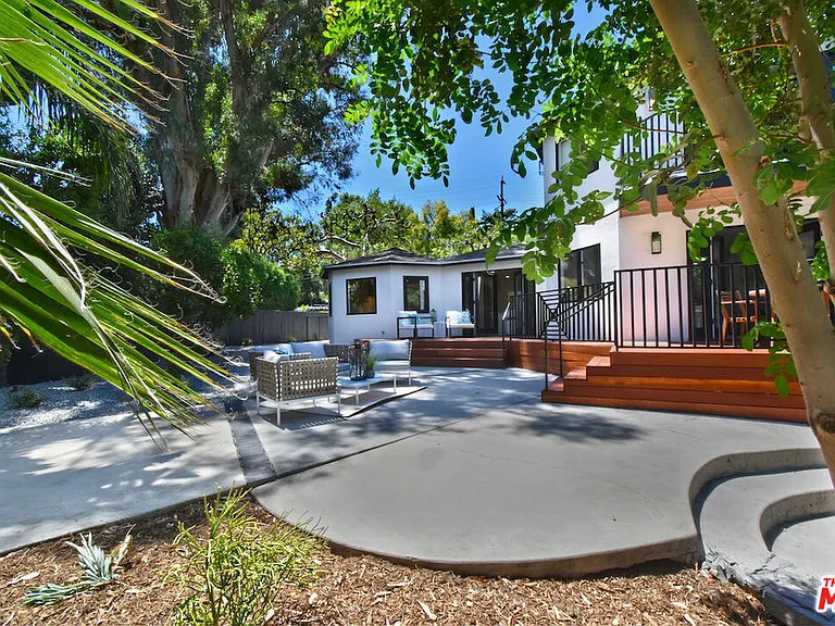 19061 Wells Dr — Photo 45